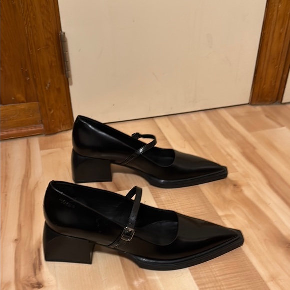 “Vivian” by Vagabond Black Leather Mary Jane’s Size 10 “NEW” NWT - Picture 2 of 11
